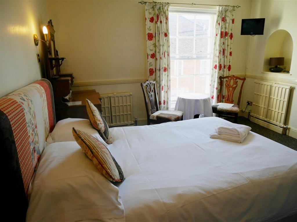 Hotel The White Hart Whitchurch  Exterior foto
