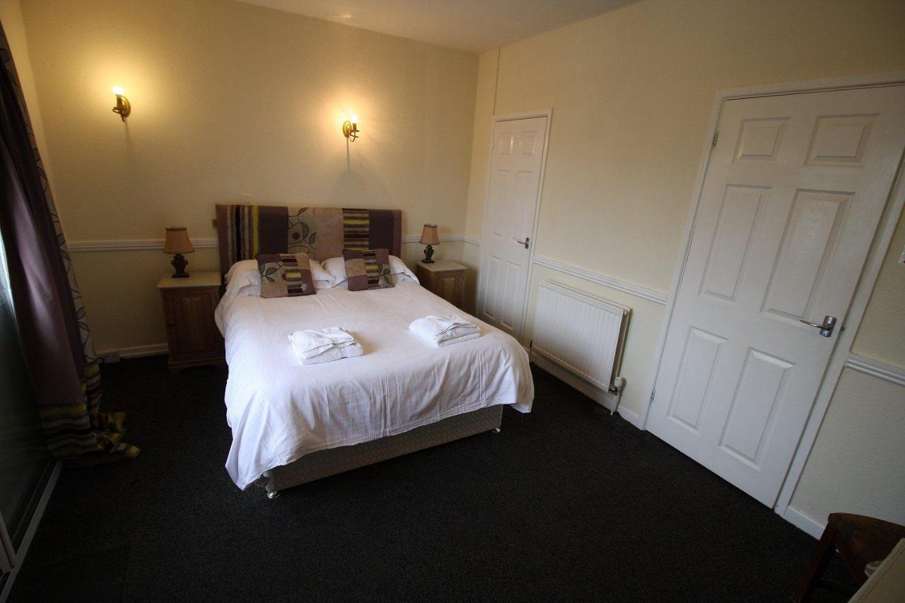 Hotel The White Hart Whitchurch  Exterior foto